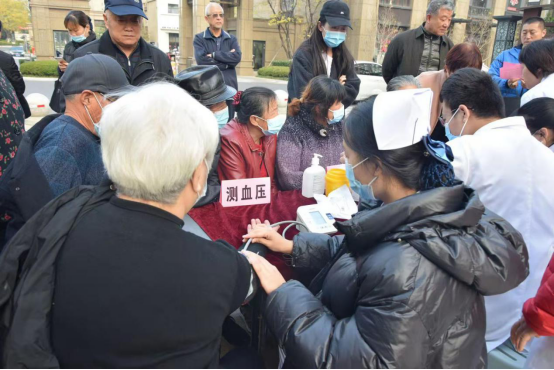 內(nèi)二科——淄博市婦幼保健院舉辦“第十四屆聯(lián)合國(guó)糖尿病日”大型義診活動(dòng)1197.png